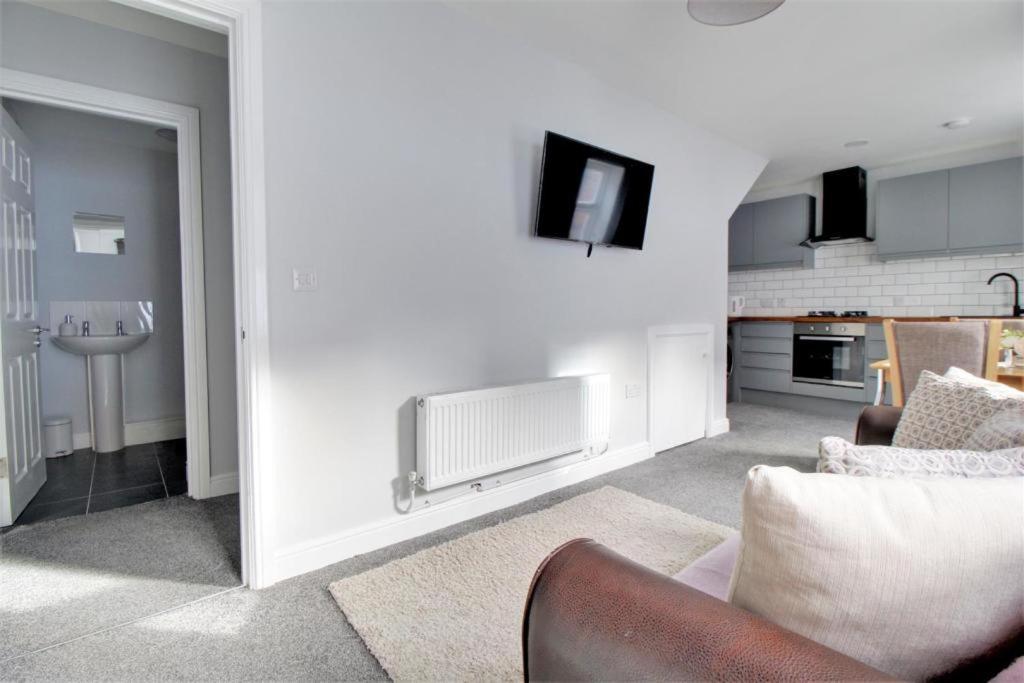Nelson By The Docks Serviced Apartments By Roomsbooked Gloucester Buitenkant foto