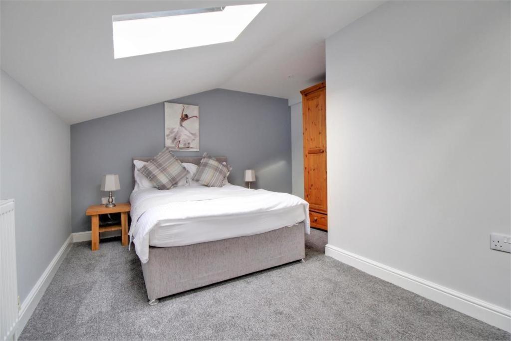 Nelson By The Docks Serviced Apartments By Roomsbooked Gloucester Buitenkant foto