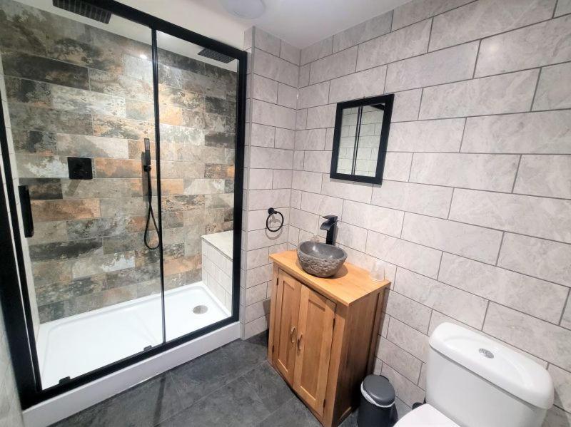 Nelson By The Docks Serviced Apartments By Roomsbooked Gloucester Buitenkant foto