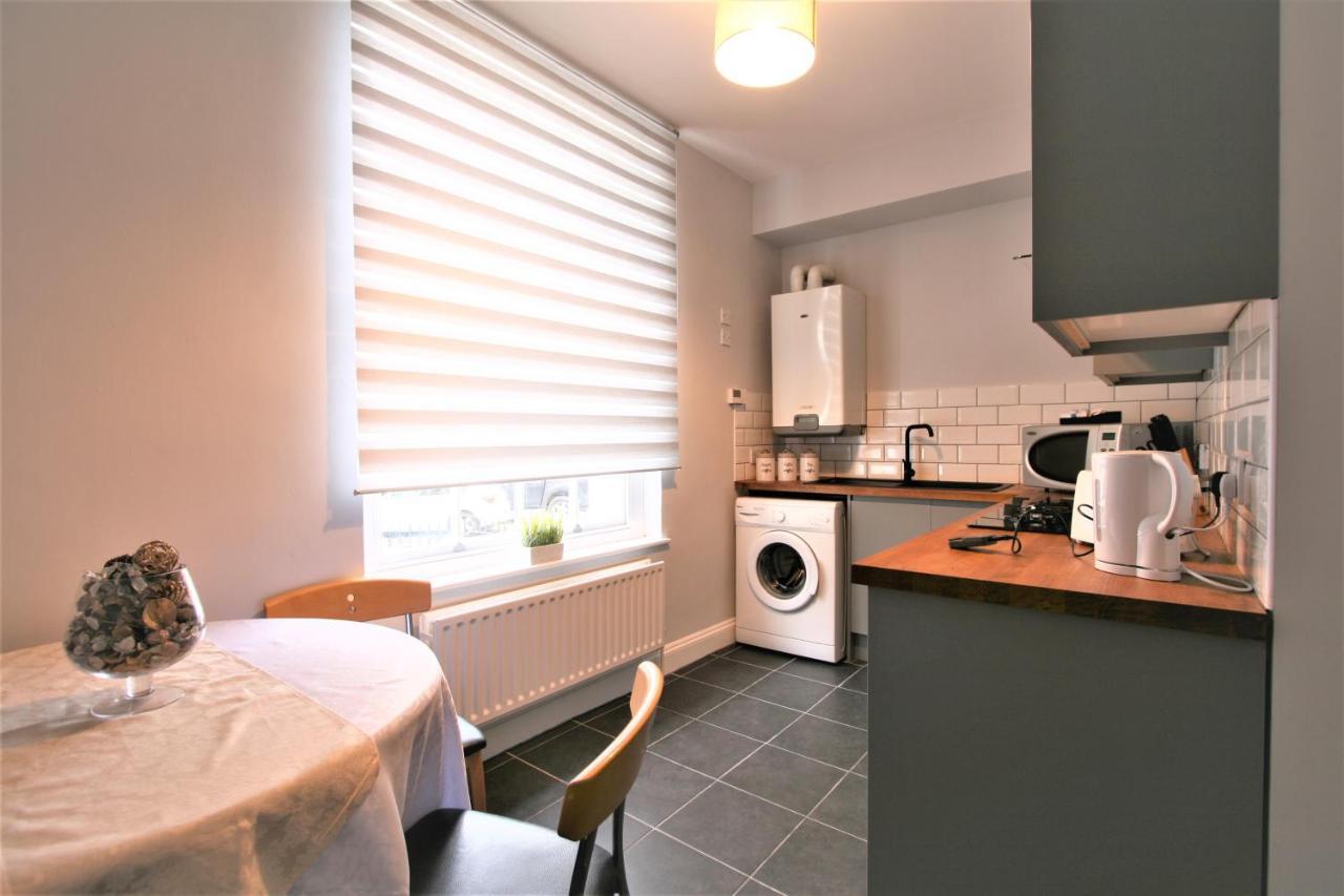 Nelson By The Docks Serviced Apartments By Roomsbooked Gloucester Buitenkant foto